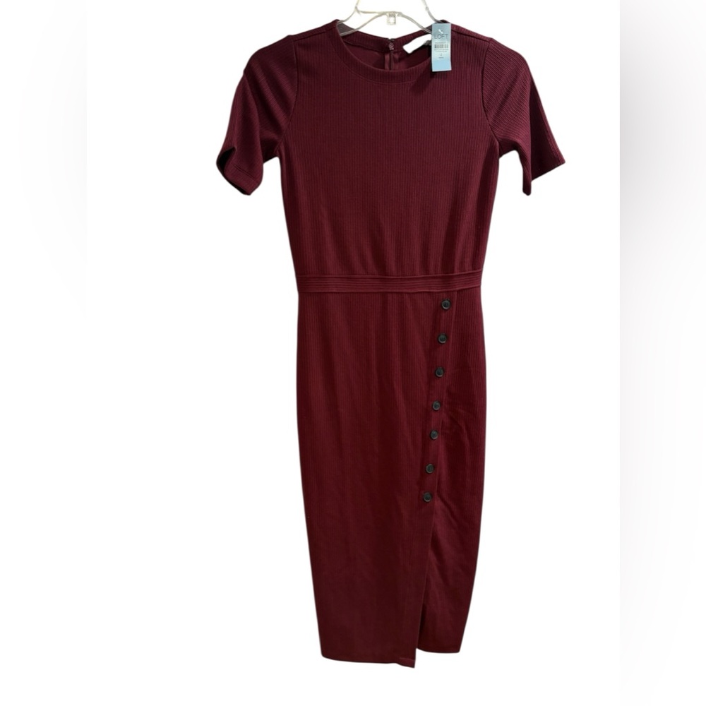 LOFT 2P Burgundy Ribbed  Dress with Button Details. NWT